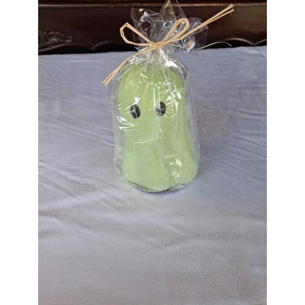 Halloween Decorative Green Ghost Soy Wax Candle NEW In Package